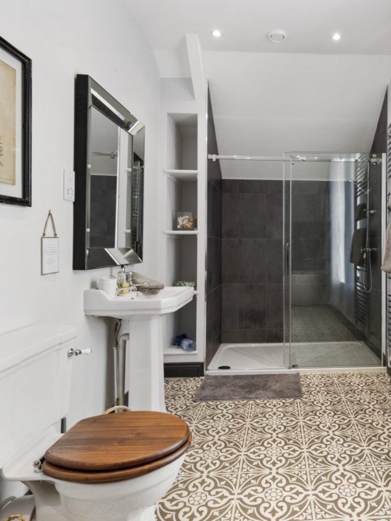 Refurbishment of historic mansion